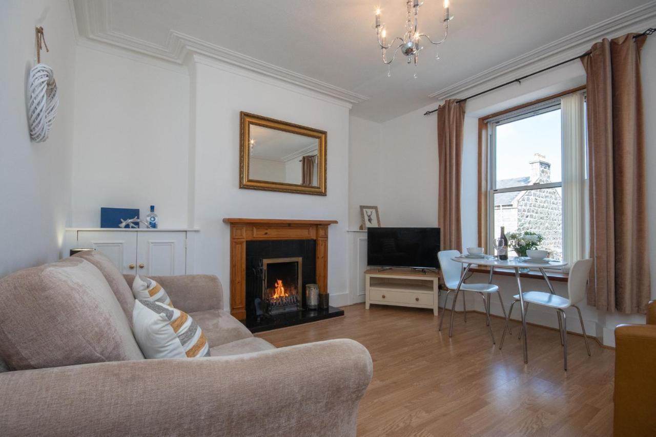 Dwellcome Home Ltd 1 Bed Apt, Half Mile To Union Street Yet Quiet, Free Parking, Fast Wifi, Ideal For Long Term Contractor, Etc Stays, Fully Equipped Kitchen, Regular Housekeeping Option - See Our Site For Assurance Aberdeen Eksteriør billede