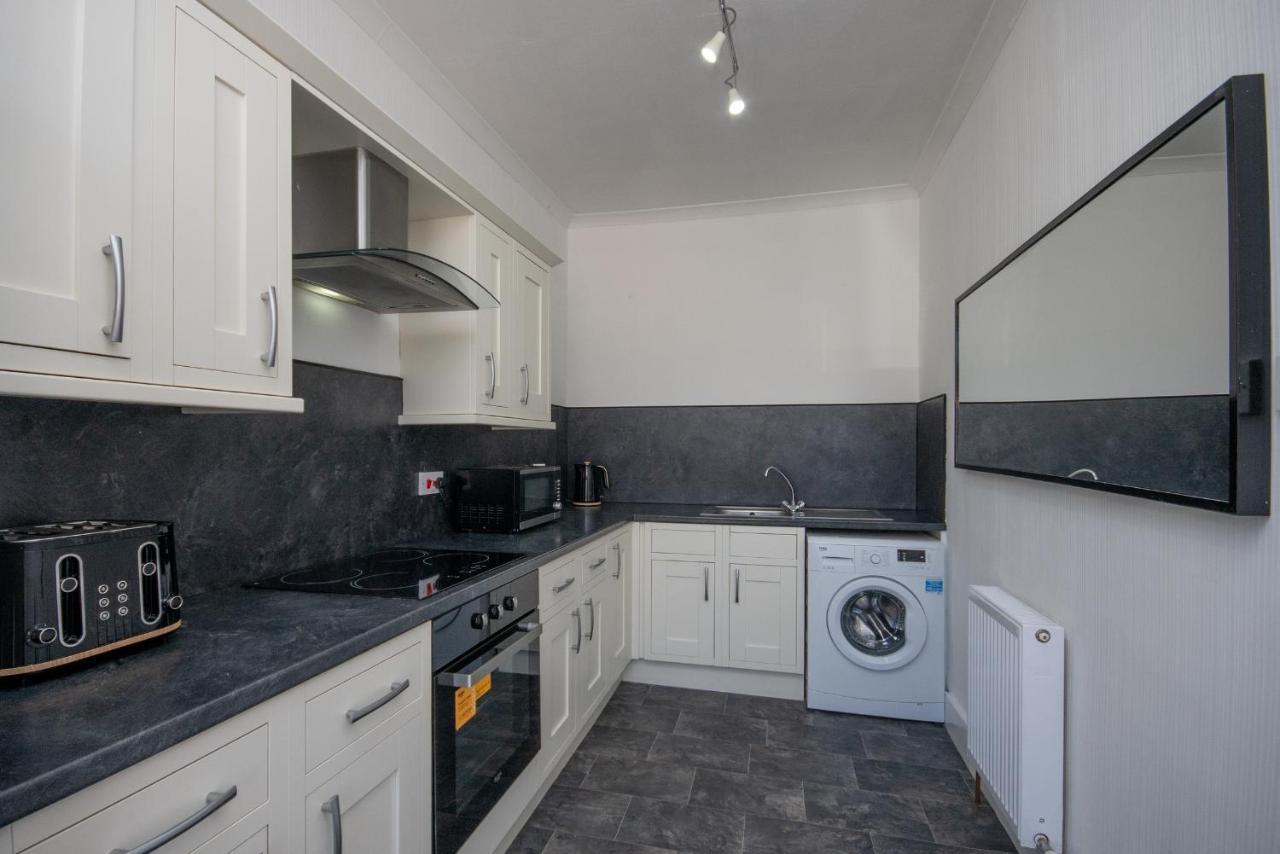 Dwellcome Home Ltd 1 Bed Apt, Half Mile To Union Street Yet Quiet, Free Parking, Fast Wifi, Ideal For Long Term Contractor, Etc Stays, Fully Equipped Kitchen, Regular Housekeeping Option - See Our Site For Assurance Aberdeen Eksteriør billede
