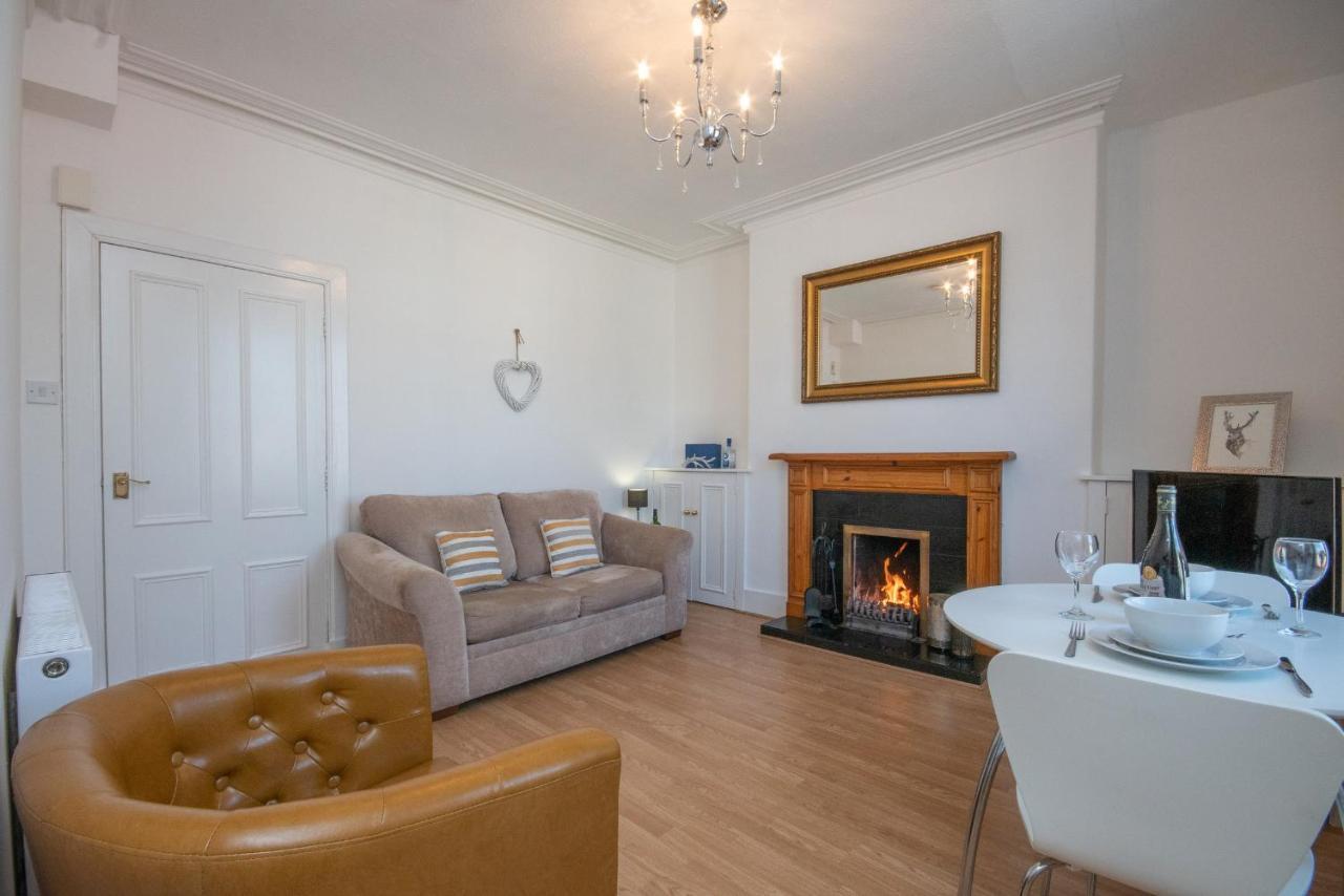 Dwellcome Home Ltd 1 Bed Apt, Half Mile To Union Street Yet Quiet, Free Parking, Fast Wifi, Ideal For Long Term Contractor, Etc Stays, Fully Equipped Kitchen, Regular Housekeeping Option - See Our Site For Assurance Aberdeen Eksteriør billede